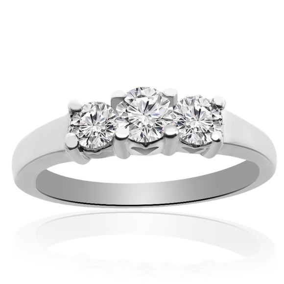 0.33 Ct Round Diamond Three Stone Engagement Ring